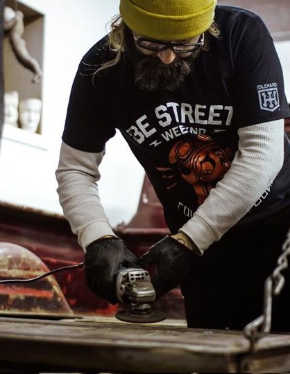 Grinding metal in a Be Street Weeknd tee